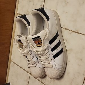 Womens Adidas superstar size 7